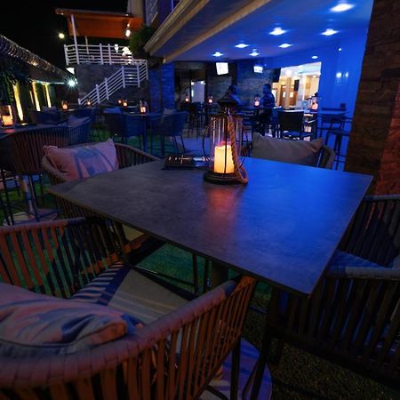 Runway Hotel Piarco Eksteriør bilde