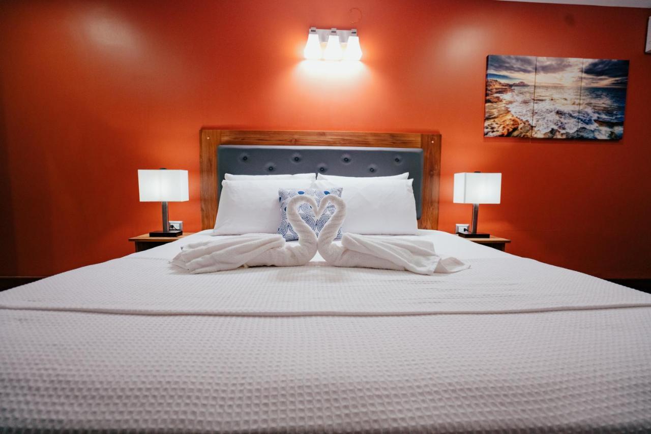 Runway Hotel Piarco Eksteriør bilde