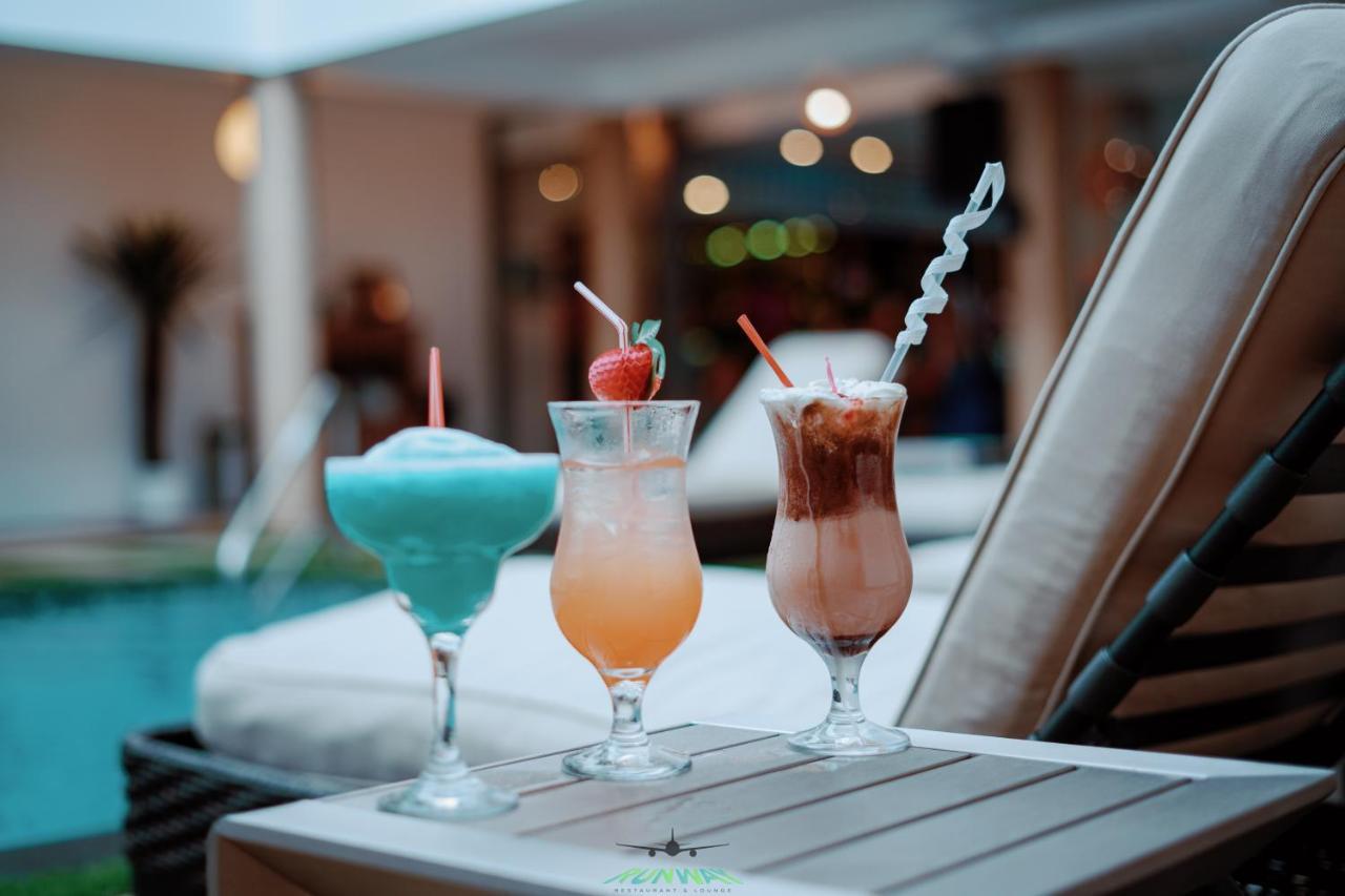 Runway Hotel Piarco Eksteriør bilde
