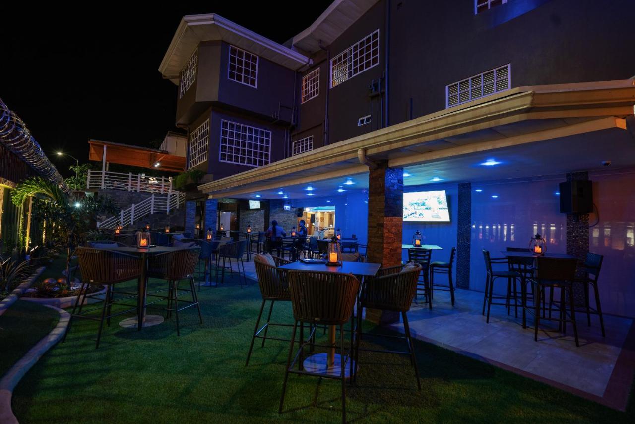 Runway Hotel Piarco Eksteriør bilde