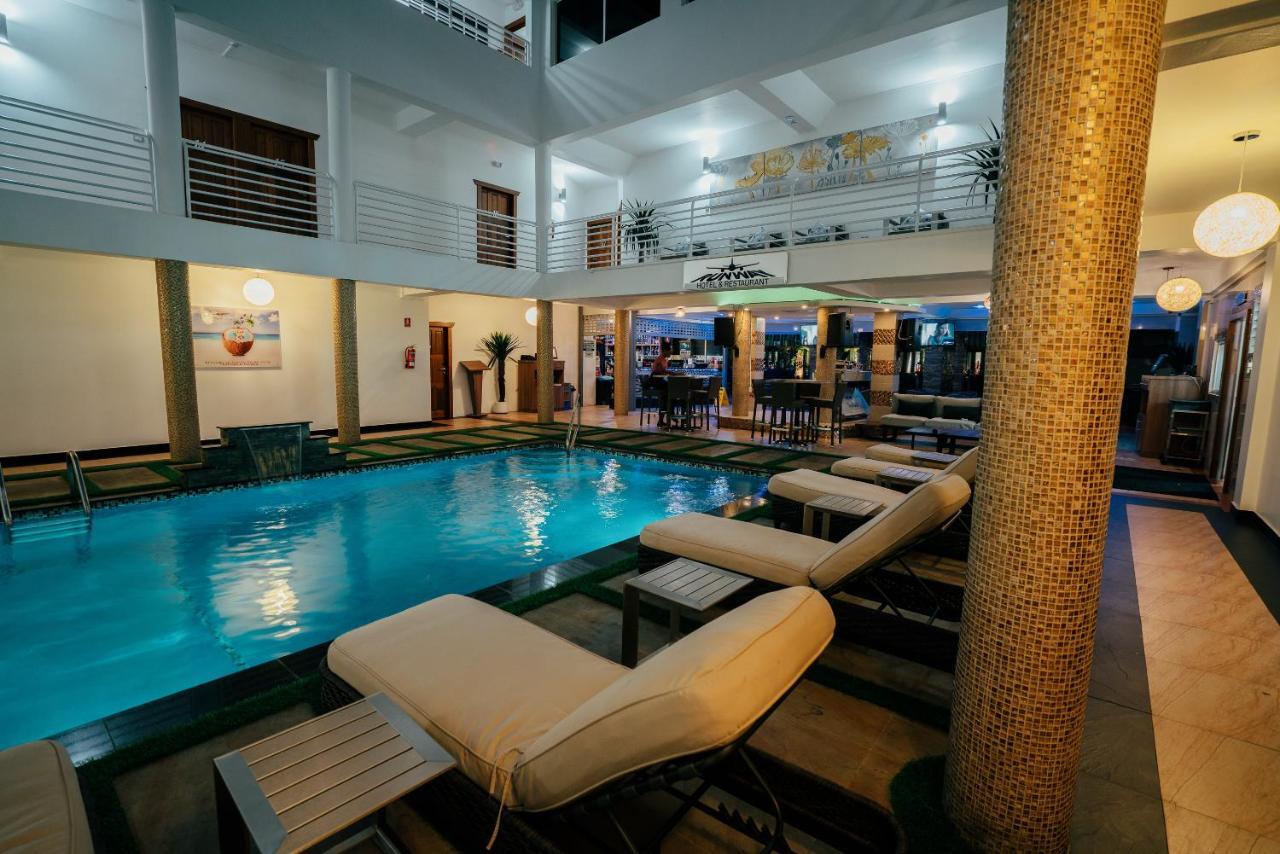 Runway Hotel Piarco Eksteriør bilde