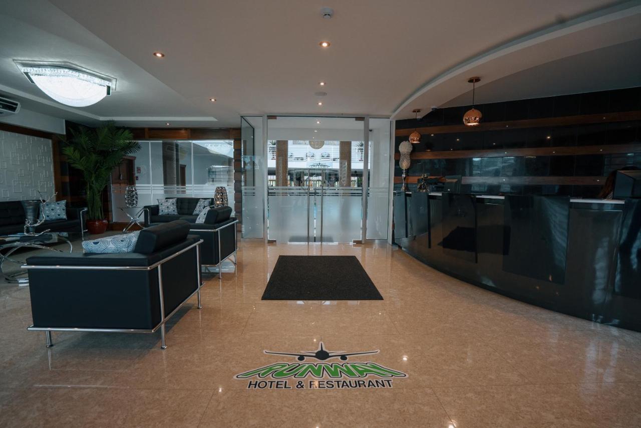 Runway Hotel Piarco Eksteriør bilde