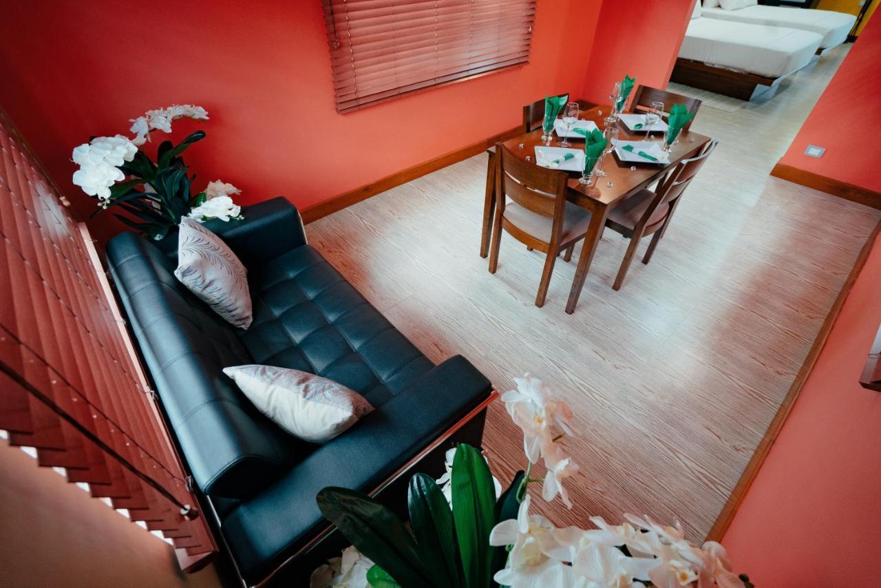 Runway Hotel Piarco Eksteriør bilde