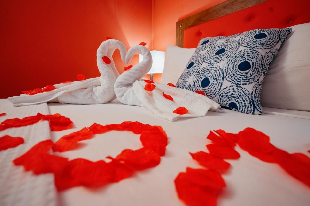 Runway Hotel Piarco Eksteriør bilde