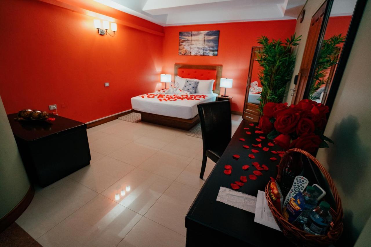 Runway Hotel Piarco Eksteriør bilde