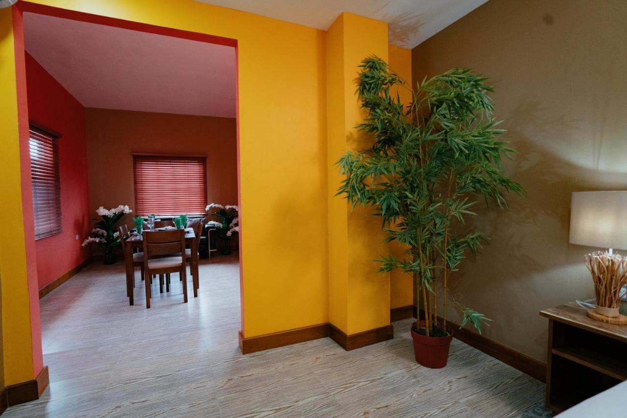 Runway Hotel Piarco Eksteriør bilde